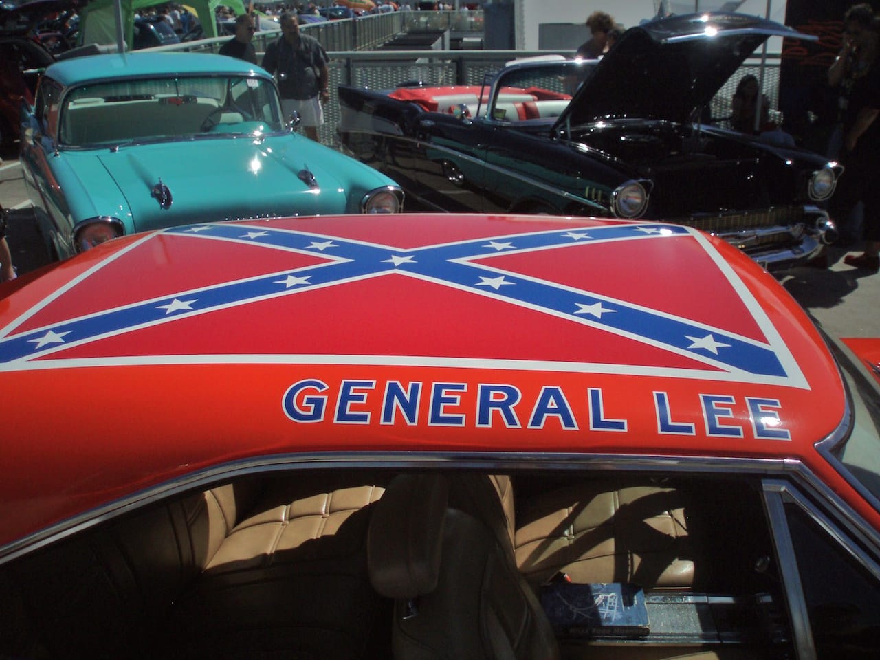 The Confederate Flag on the roof of the General Lee. (photo by sv1ambo, via Wikimedia Commons)