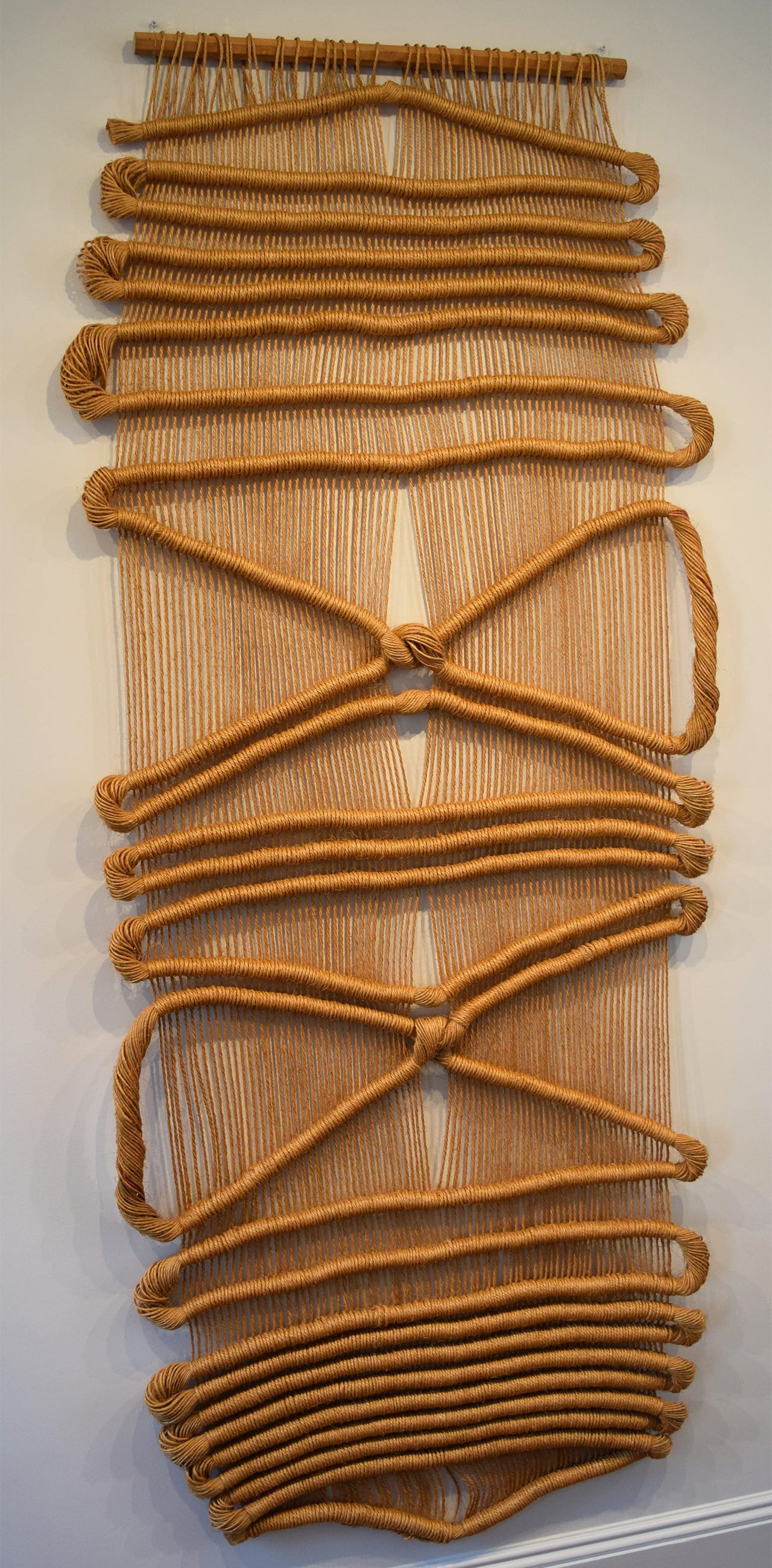 Françoise Grossen, "Swan" (1967), undyed sisal, double half stitch