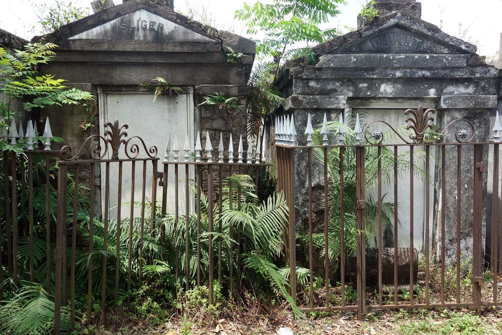 Lafayette Cemetery No. 1, New Orleans (photo by the author for Hyperallergic)