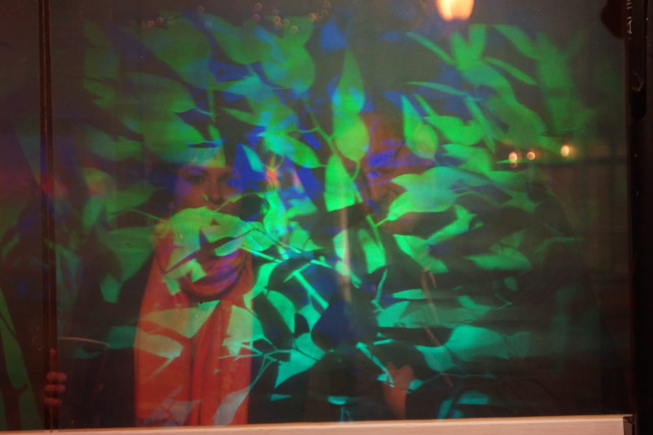 Visitors in the HoloRescue exhibition (photo by Alan Frohlichstein)