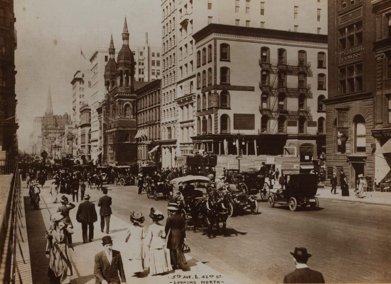 Fifth Avenue at 42nd Street in Manhattan (1905) (Irma and Paul Milstein Division of United States History, Local History and Genealogy, New York Public Library)