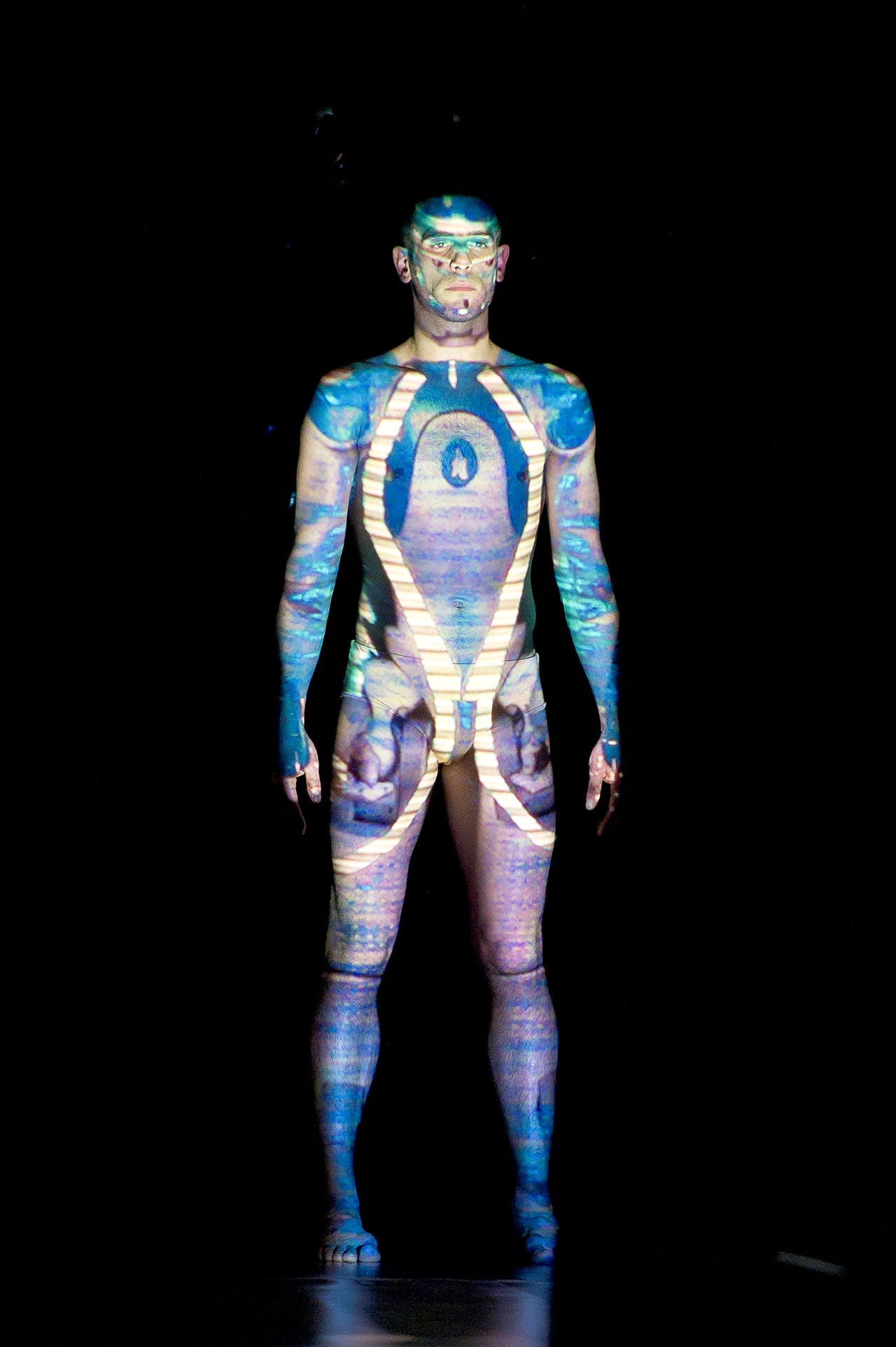 Projection-mapped body (click to enlarge)