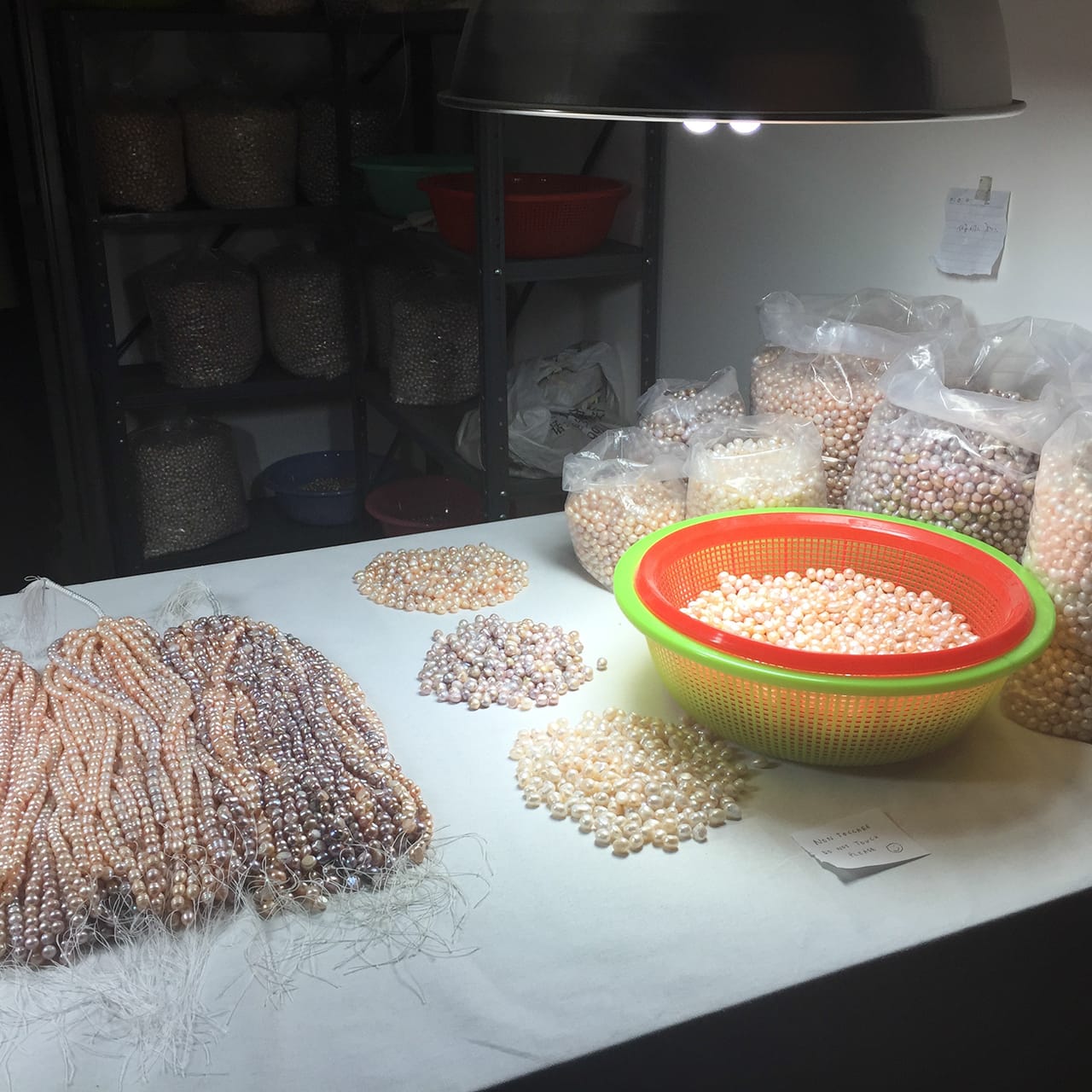 Mika Rottenberg, “NoNoseKnows” (2015), video and installation