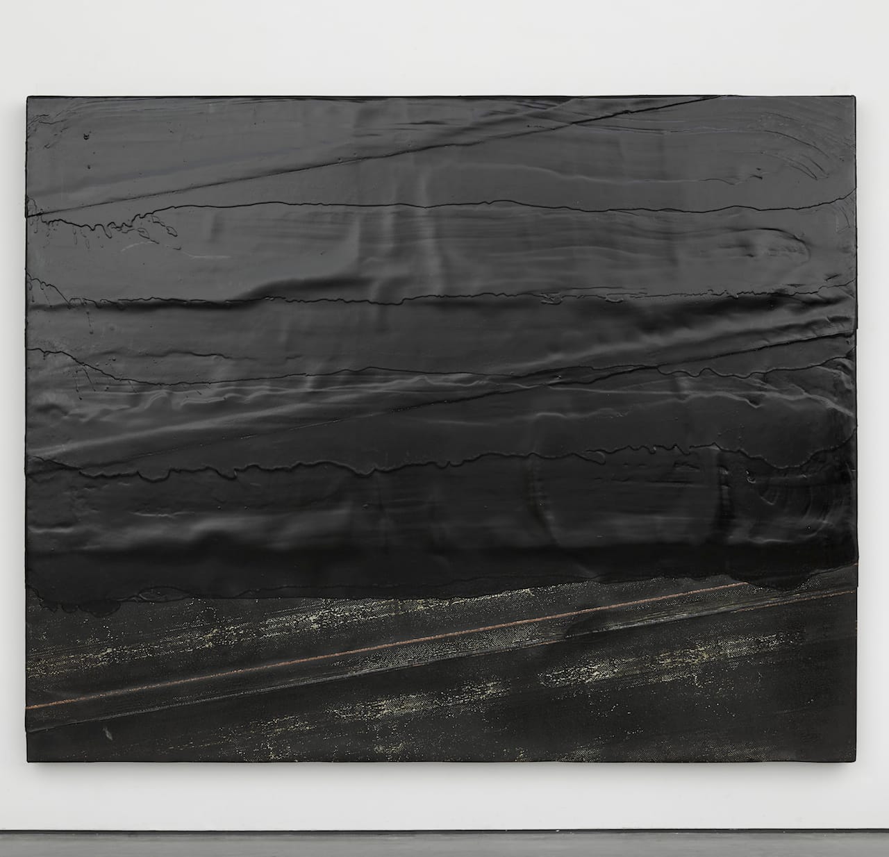 Theaster Gates, "Diagonal bitumen" (2014), wood, rubber and tar