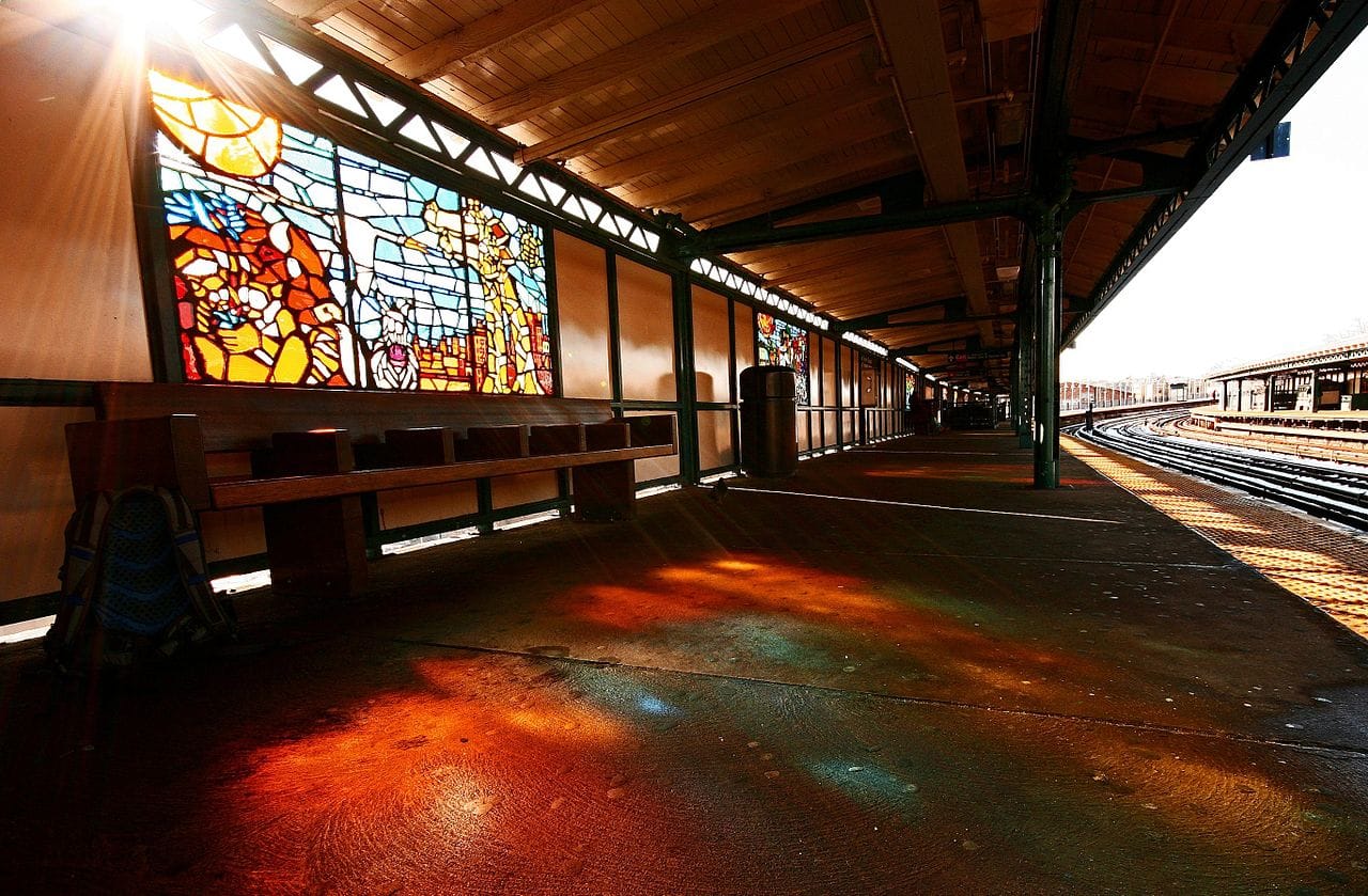 Naomi Campbell, "Animal Tracks" (2004) in the West Farms Square-East Tremont Avenue station on the 5 line (photo by A. Strakey, via Wikimedia)