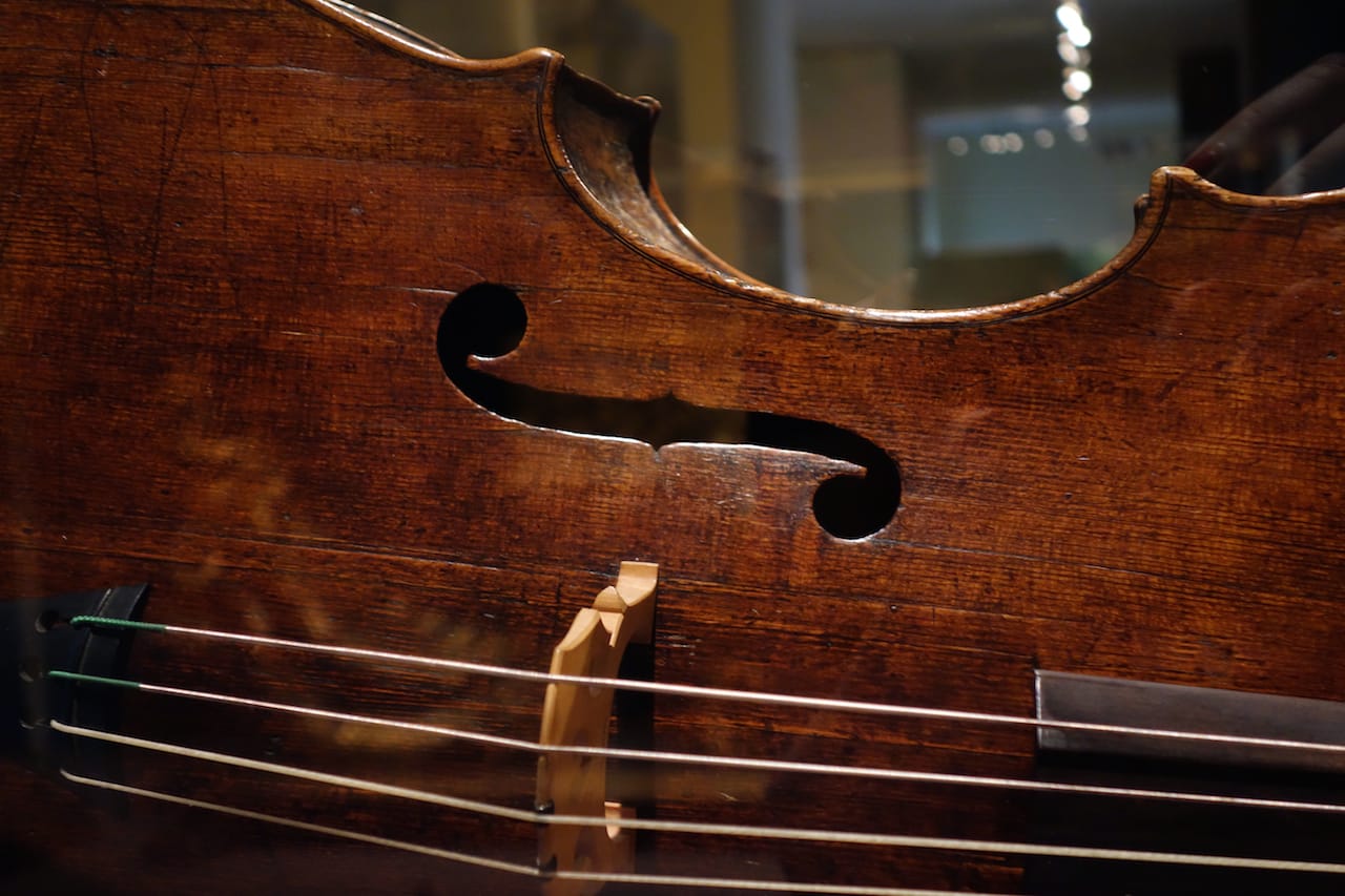 Amati “King” cello at the Metropolitan Museum of Art