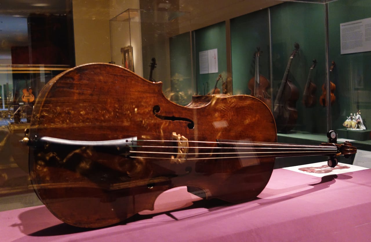 Amati “King” cello at the Metropolitan Museum of Art