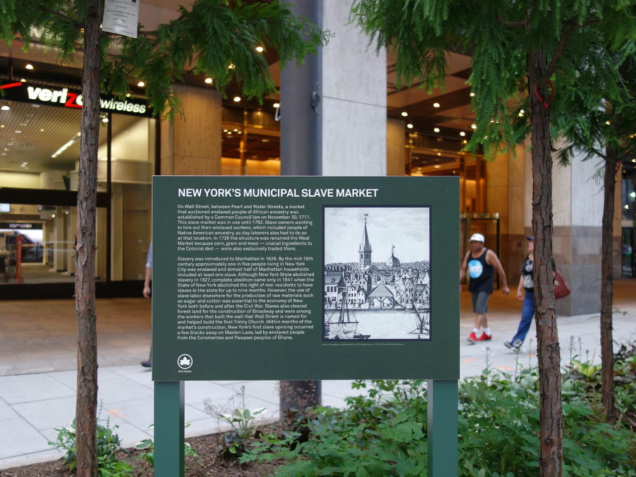 Plaque remembering the Wall Street Slave Market (all photos by the author for Hyperallergic unless noted)