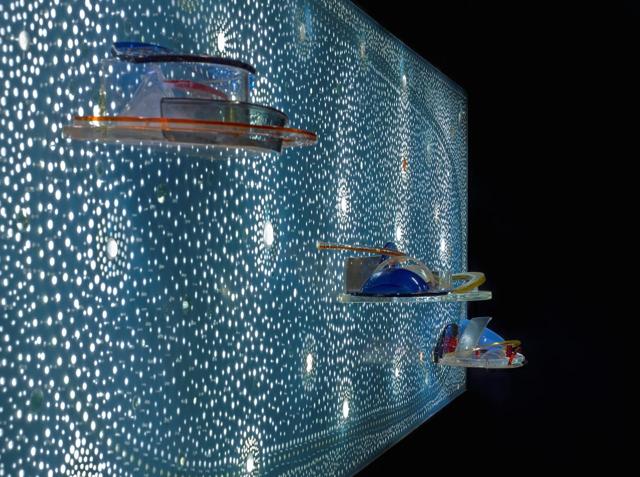 Detail of Gyula Kosice, "Constelaciones no. 4" ("Constellations No. 4"), from "La ciudad hidroespacial" ("The Hydrospatial City") (1971), acrylic, Plexiglas, paint, and light (Museum of Fine Arts, Houston, museum purchase funded by the Caroline Wiess Law Accessions Endowment Fund; © Gyula Kosice)