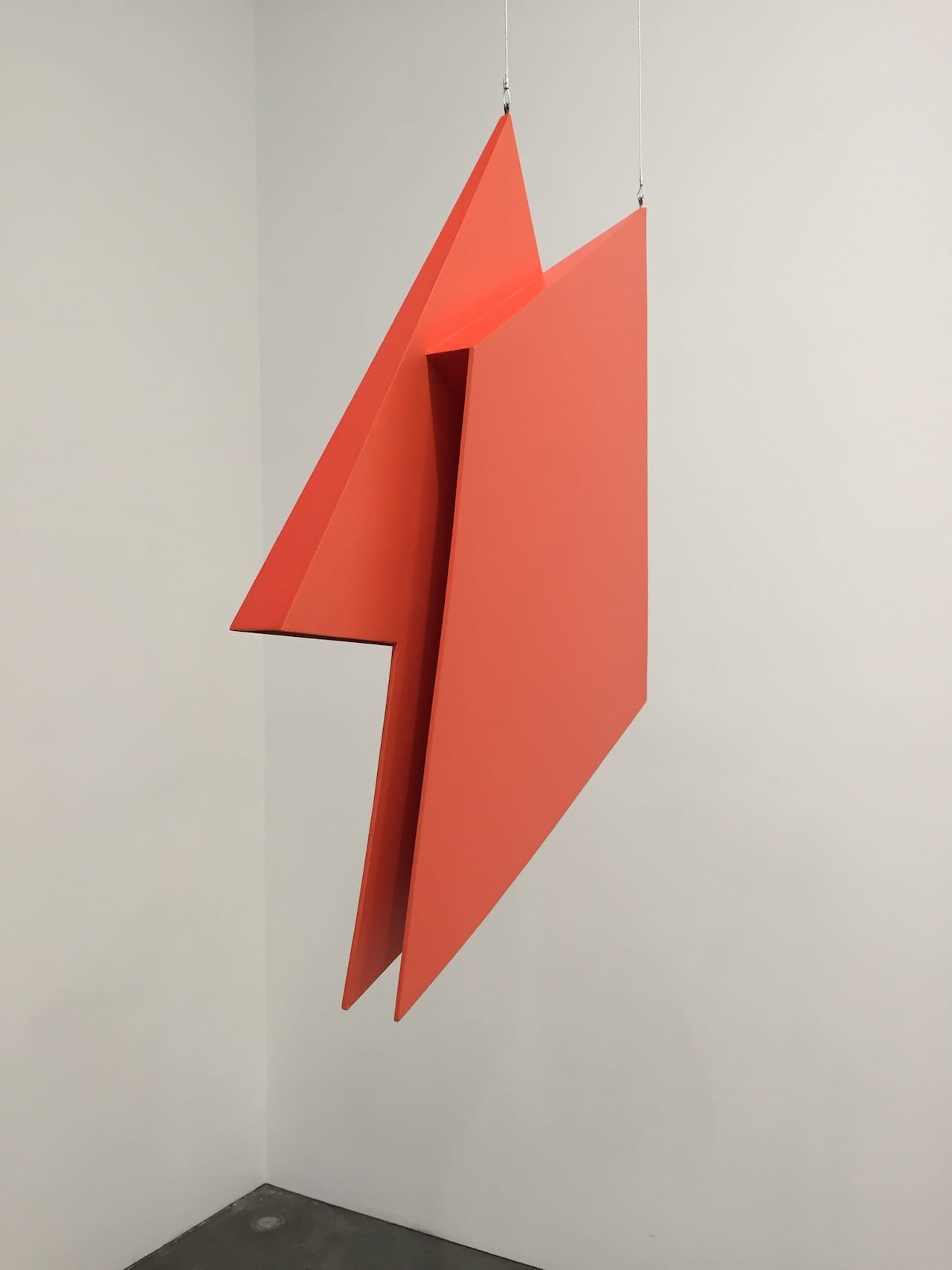 Hélio Oiticica, “Relevo Espacial 6” (1959, constructed 1991) (photo by Elisa Wouk Almino/Hyperallergic)