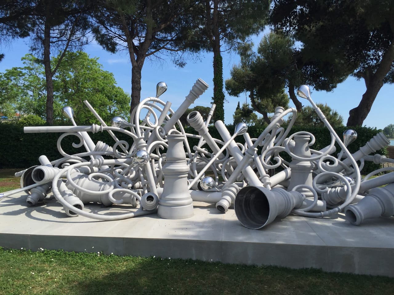 Melik Ohanian’s "Streetlights of Memory – A Stand by Memorial"