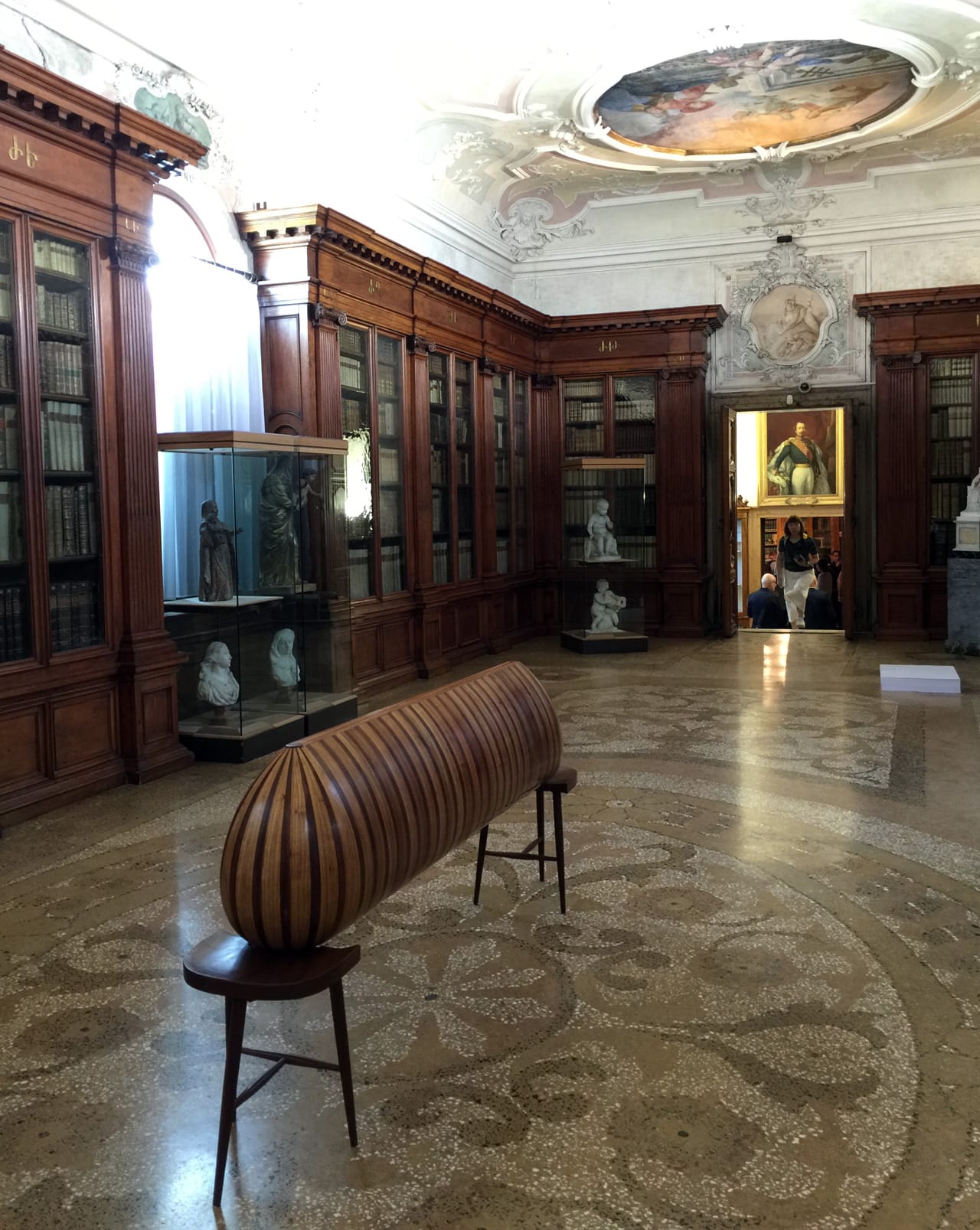 Haig Aivazian's "Hastayim Yasiyorum (I am sick, but I am alive)" (2014)