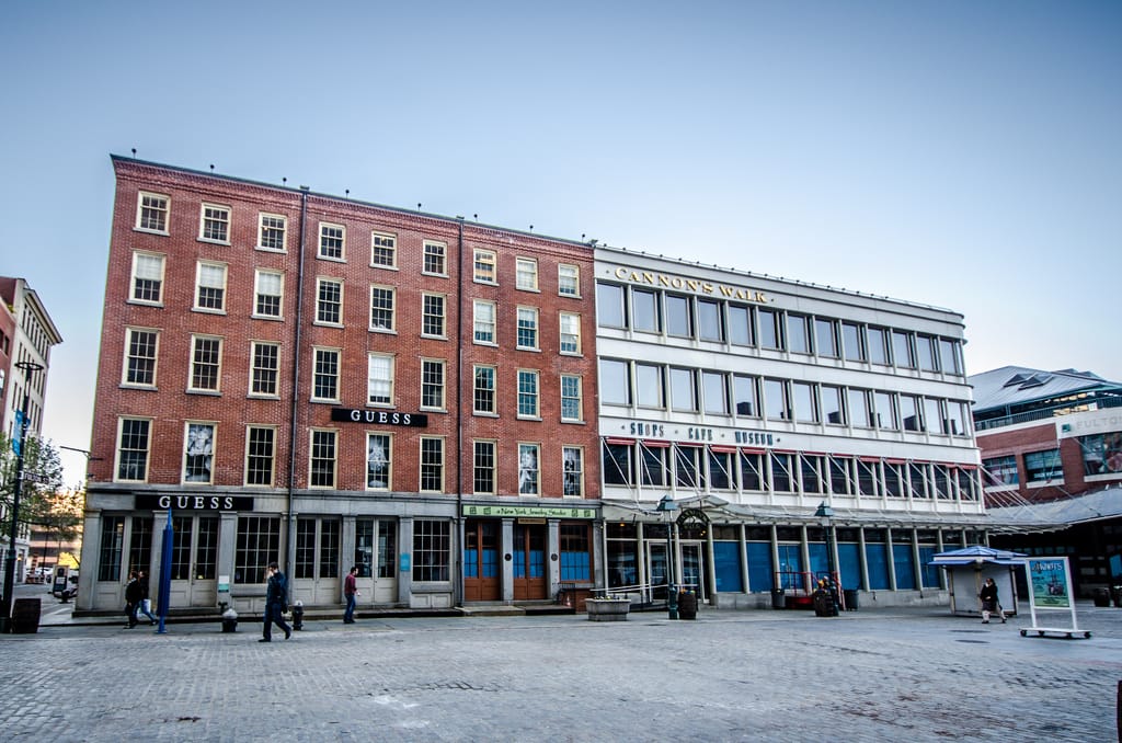 Shops closed in 2013 at the South Street Seaport due to Hurricane Sandy (photo by m01229/Flickr)