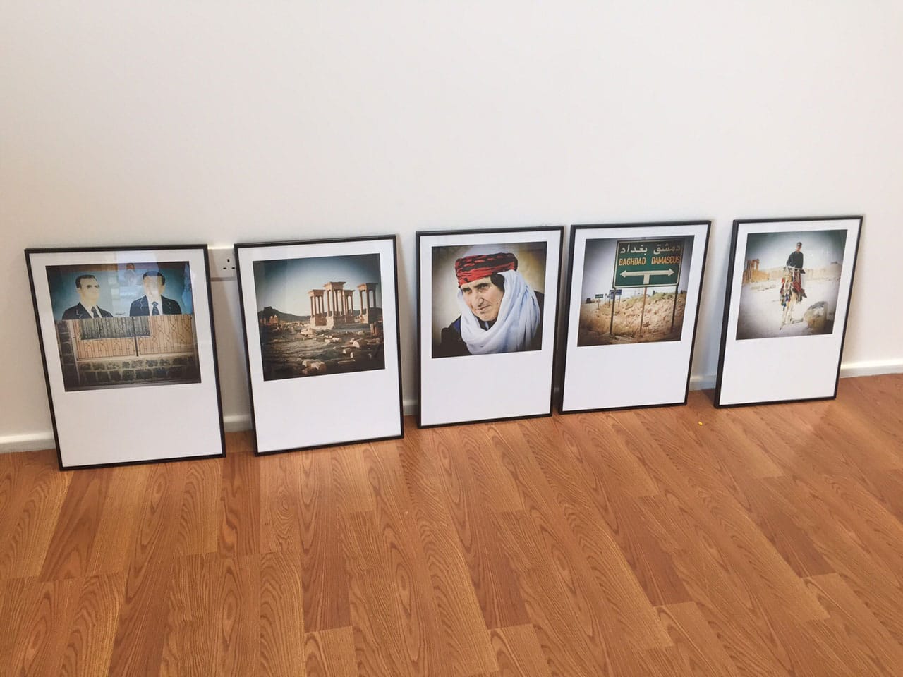 A view of some of the Palmyra snapshots that were for sale. (all images courtesy Yasmin Atassi)