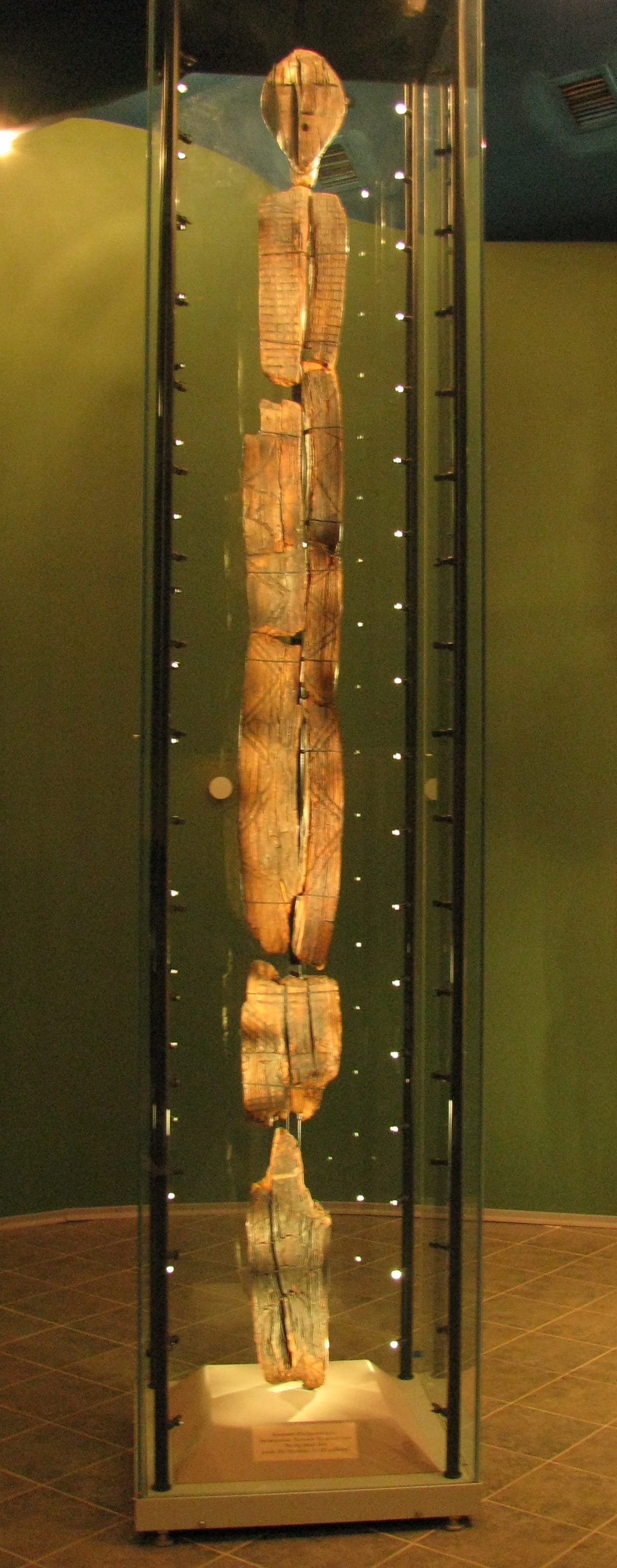 The Shigir Idol (click to enlarge)