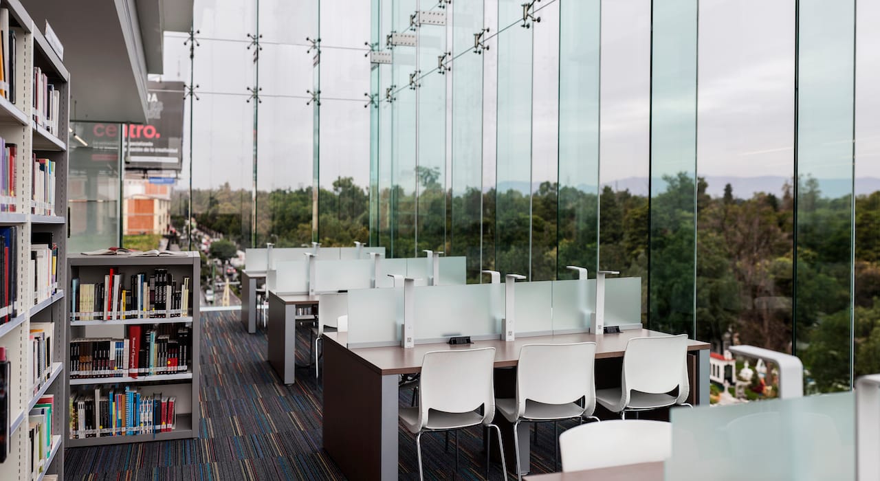 Inside CENTRO's library (photo by Mara Sánchez-‐Renero, courtesy of CENTRO and Diarq Diseño y Arquitectura)