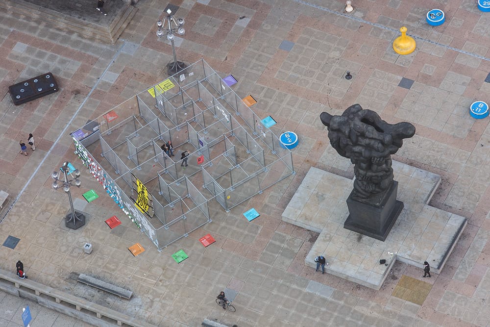 Sam Durant, "Labyrinth" (2015), Municipal Services Building, Thomas Paine Plaza, 1401 JFK Blvd., Philadelphia (© 2015 Sam Durant, Photos by Steve Weinik)