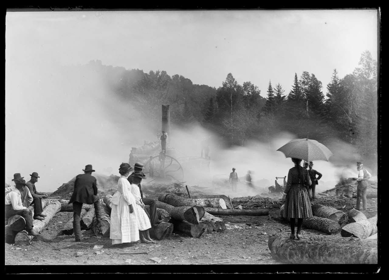 The Robert L. Bracklow Photograph Collection