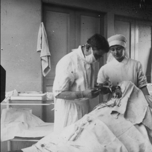 (GIF via @HarvardHistMed/Twitter)