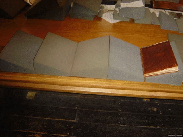 (GIF via @WorCathLibrary/Twitter)