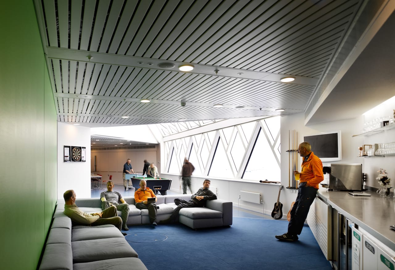 The social module has a flexible, open plan layout, which encourages social interaction. (© James Morris)