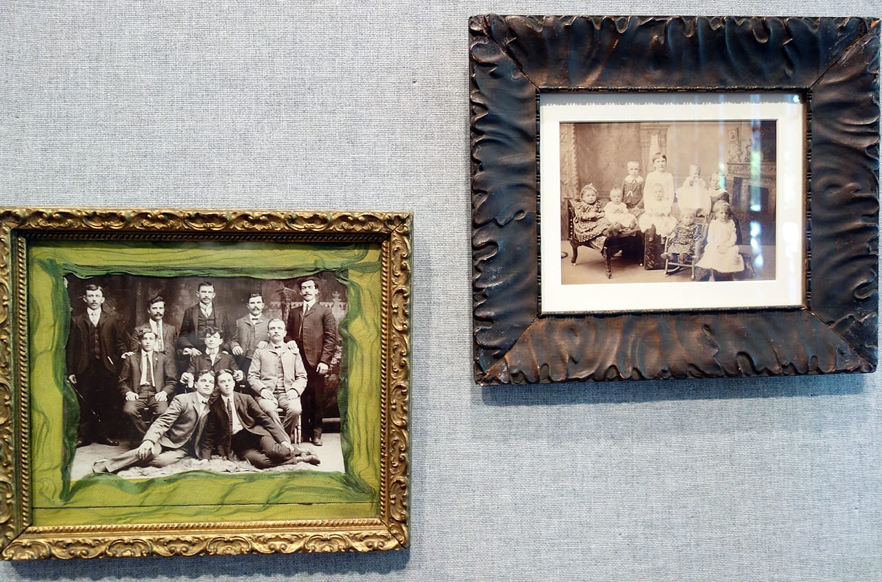 Installation view of 'unt’s Three Ring Circus: American Groups Before 1950' (photo by the author for Hyperallergic)