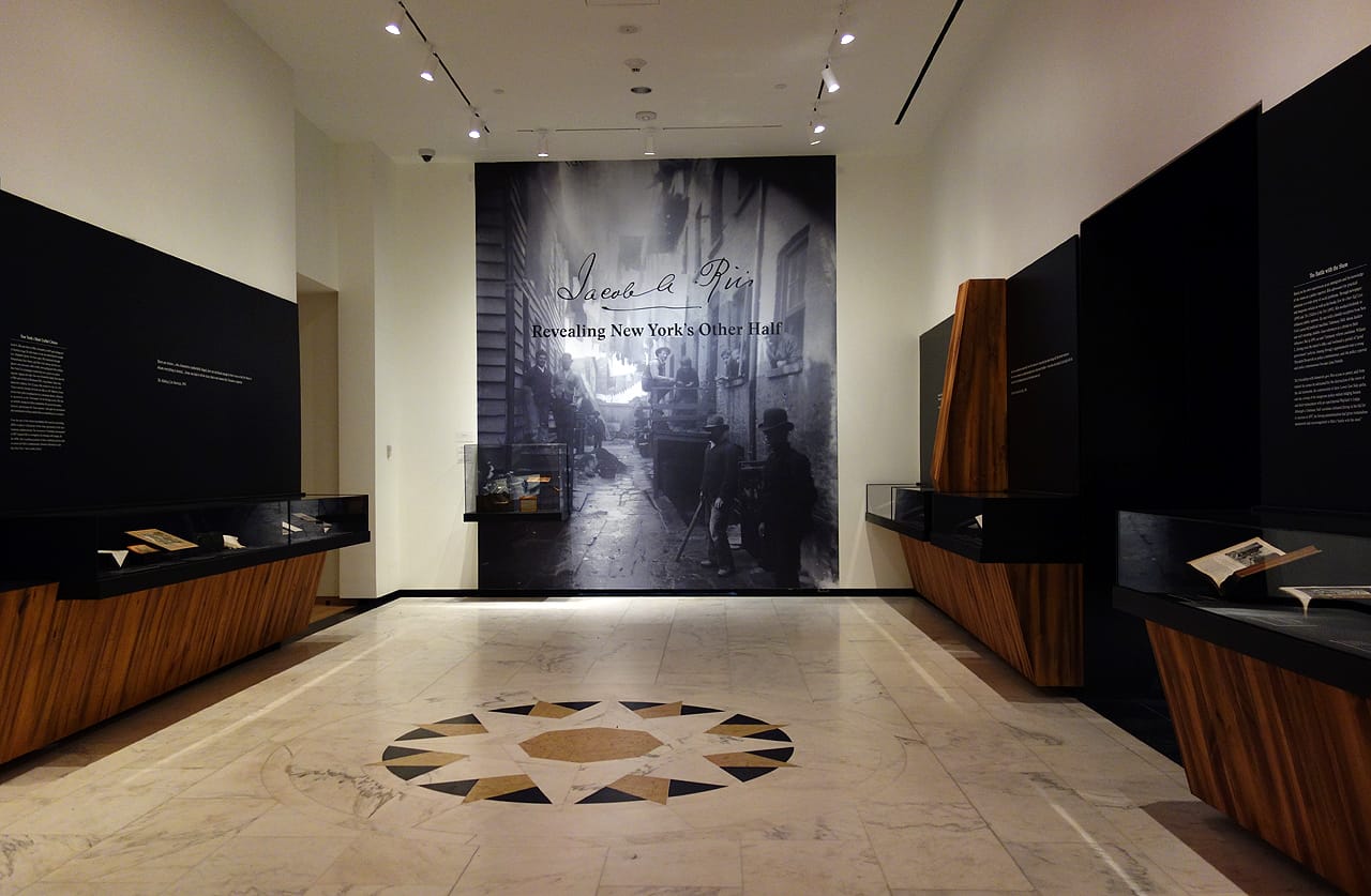 Installation view of 'Jacob A. Riis: Revealing New York’s Other Half' (photo by the author for Hyperallergic)