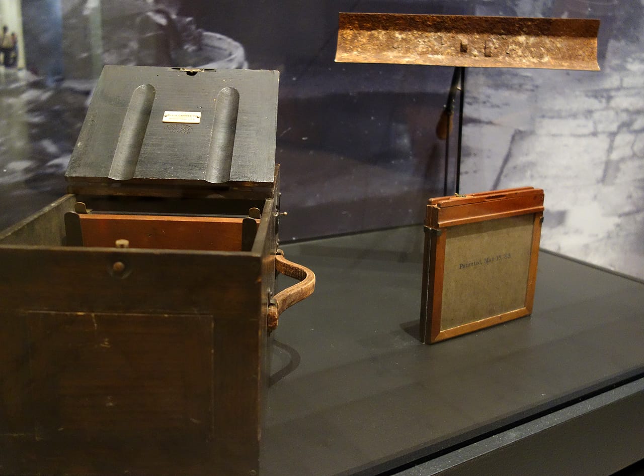 Installation view of 'Jacob A. Riis: Revealing New York’s Other Half' (photo by the author for Hyperallergic)