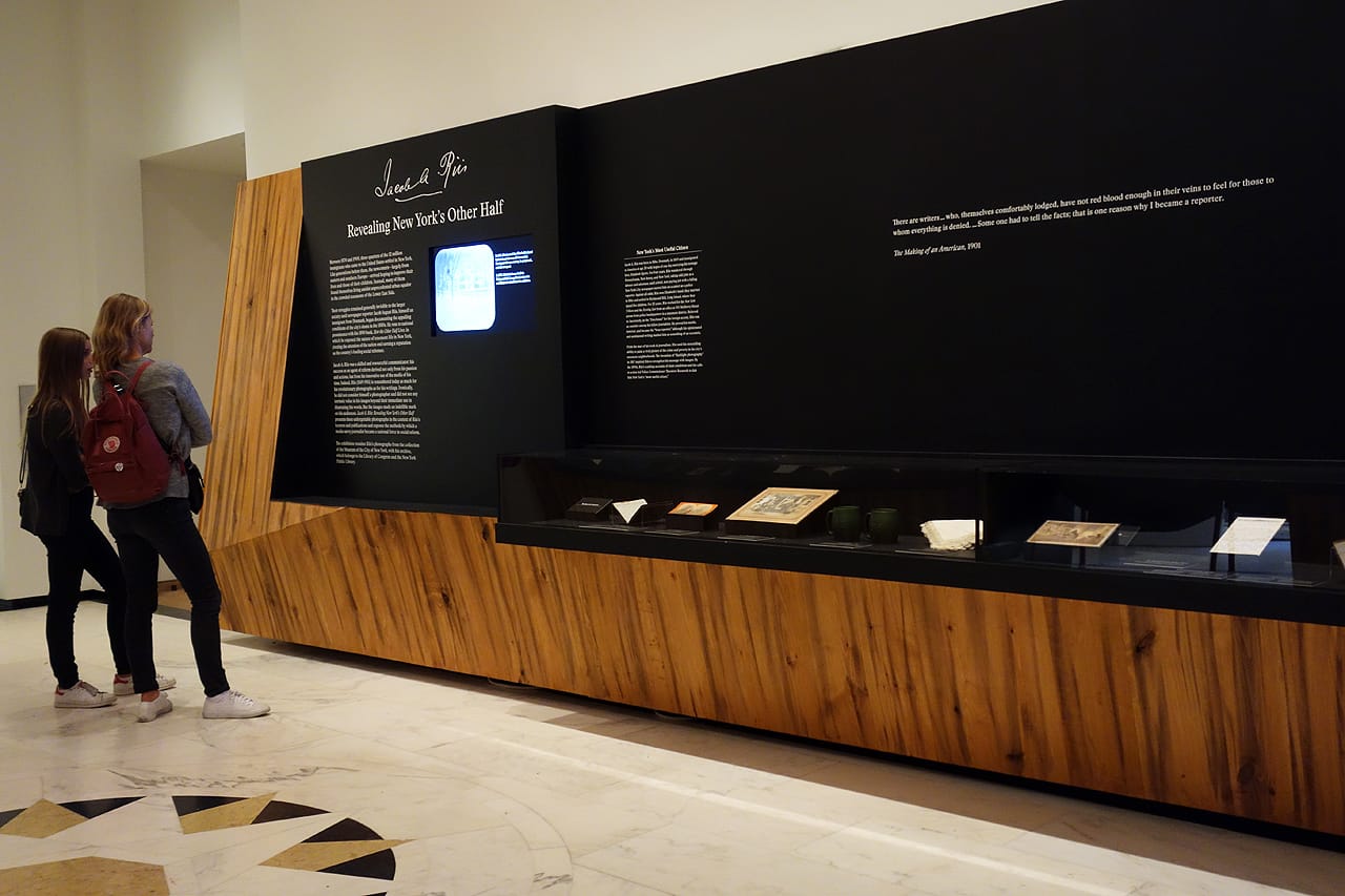 Installation view of 'Jacob A. Riis: Revealing New York’s Other Half' (photo by the author for Hyperallergic)