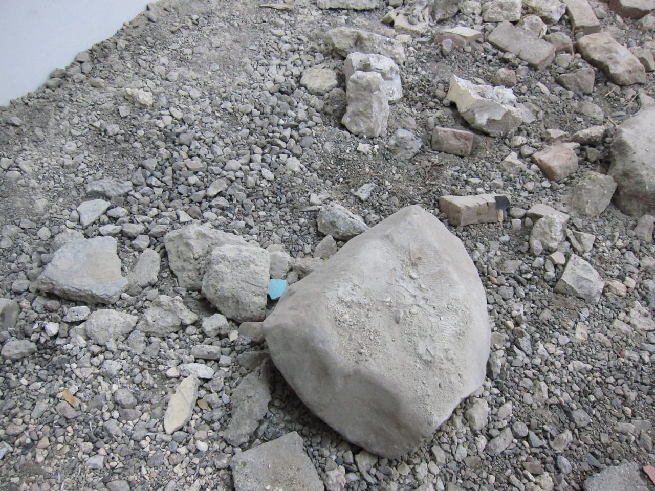 Martin Roth, "untitled (debris)" (2015)