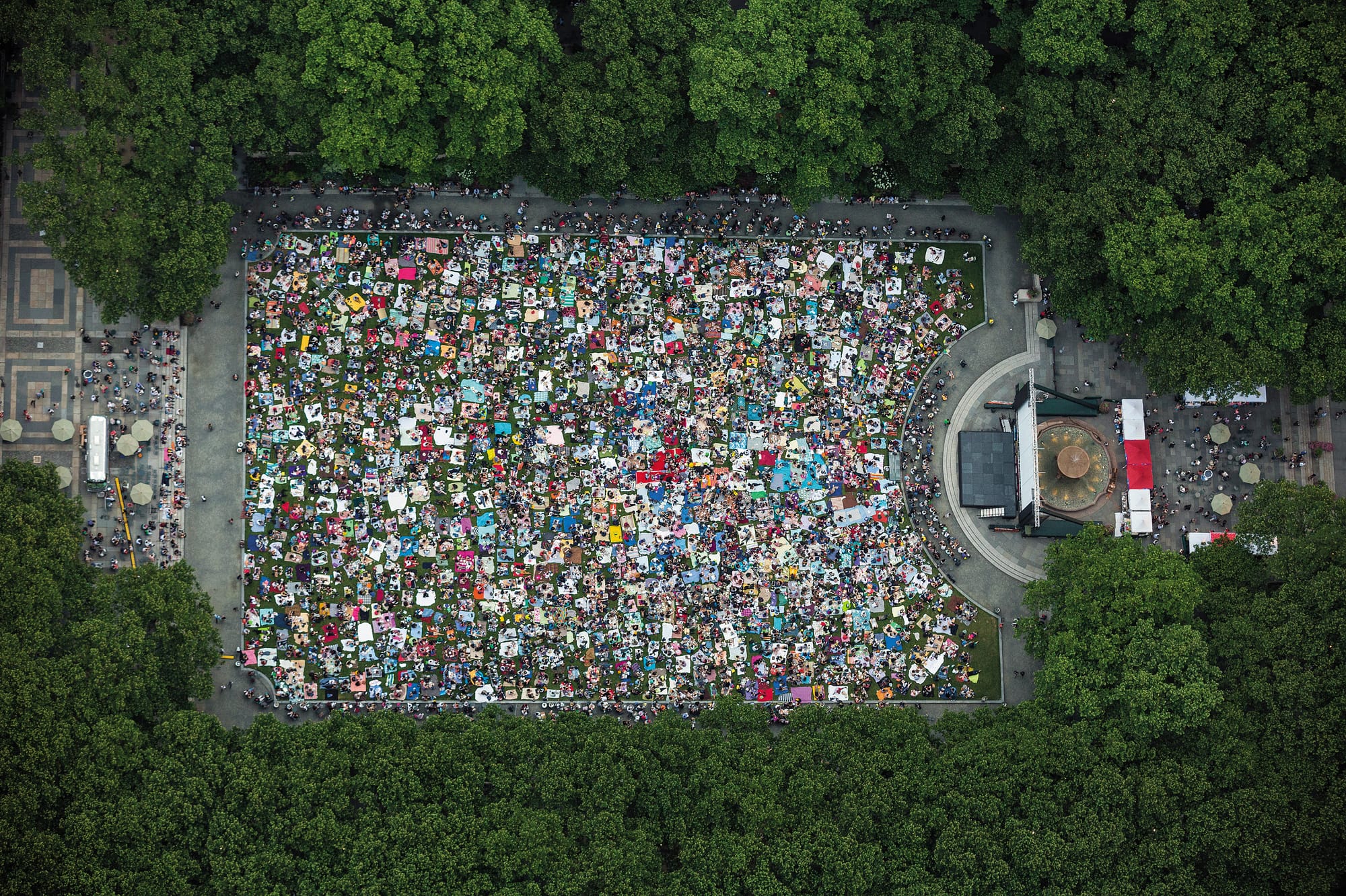 Moviegoers enjoying Saturday Night Fever on the lawn in Bryant Park at the HBO Bryant Park Summer Film Festival are probably not reflecting on the long history of this plot, behind the New York Public Library on West 42nd Street. In the 1820s and 1830s, it was the city‚Äôs potter‚Äôs field, which was moved to Randalls Island in 1840 and then to Hart Island. It became a park in 1847, and hosted the city‚Äôs first world‚Äôs fair six years later. In more recent times, it was a troubled, and at times dangerous, place that was rescued in 1992 by a thoughtful and innovative plan that has led to its renaissance as a popular gathering place.