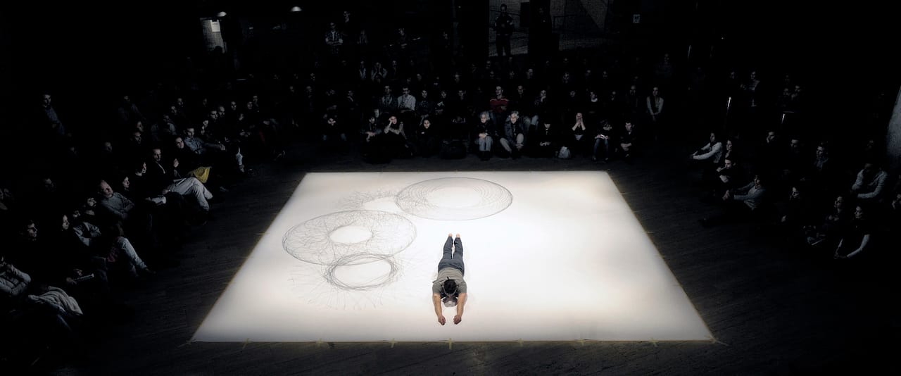 Tony Orrico performing "Penwald: 2: 8 circles: 8 gestures" at CCCB, Barcelona in 2011 (photo by David Ruano, courtesy the artist)