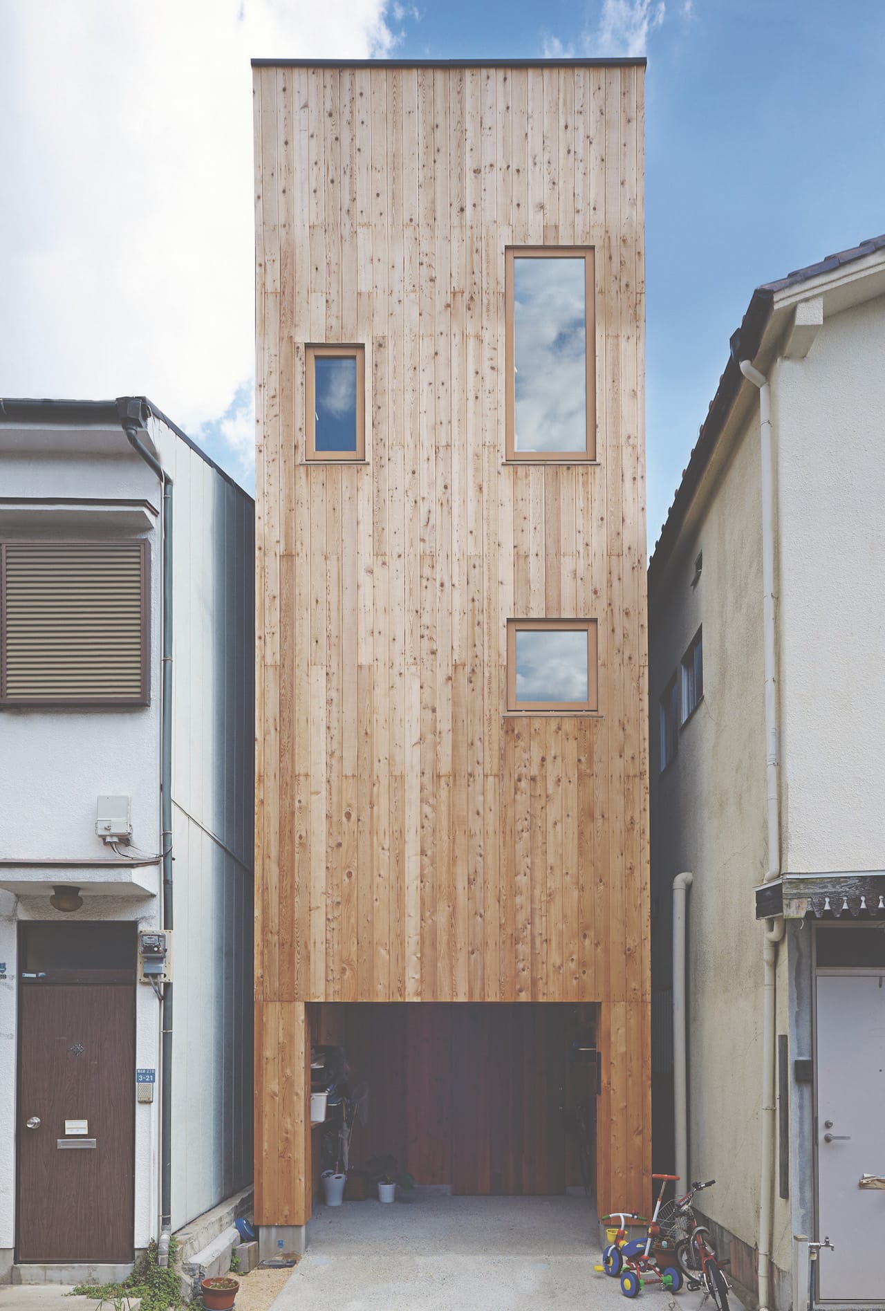 "House in Nada" (2012) by Fujiwaramuro Architects in Kobe, Hyogo, Prefecture (all images courtesy the architects)