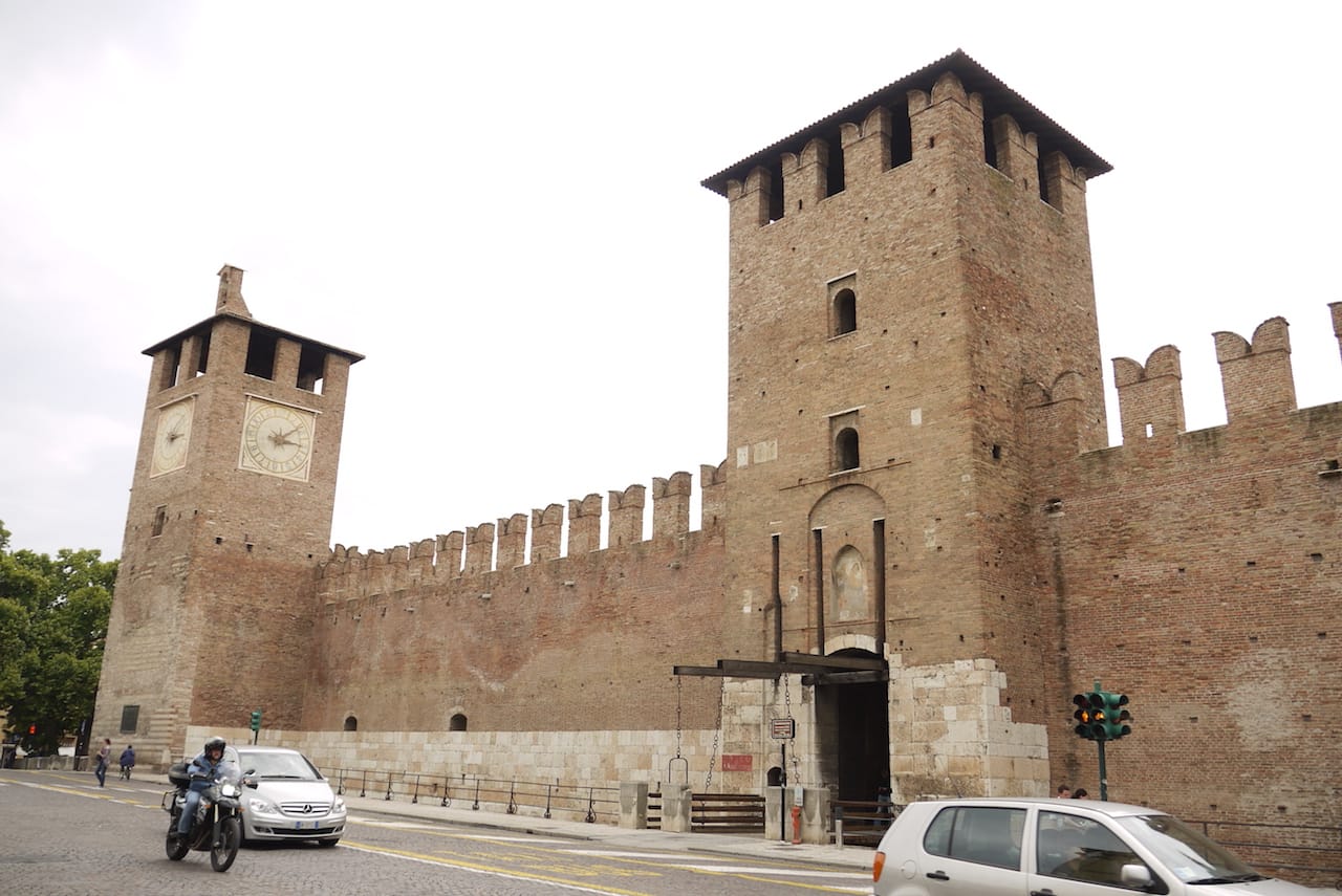 The main entrance to the Museo di Castelvecchio in Verona (photo by Richard, enjoy my life!/Flickr)