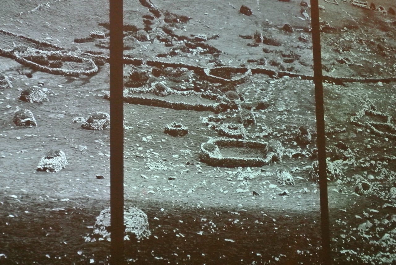 Shona Illingworth, "Searching for Discovery" (2015), three-channel video