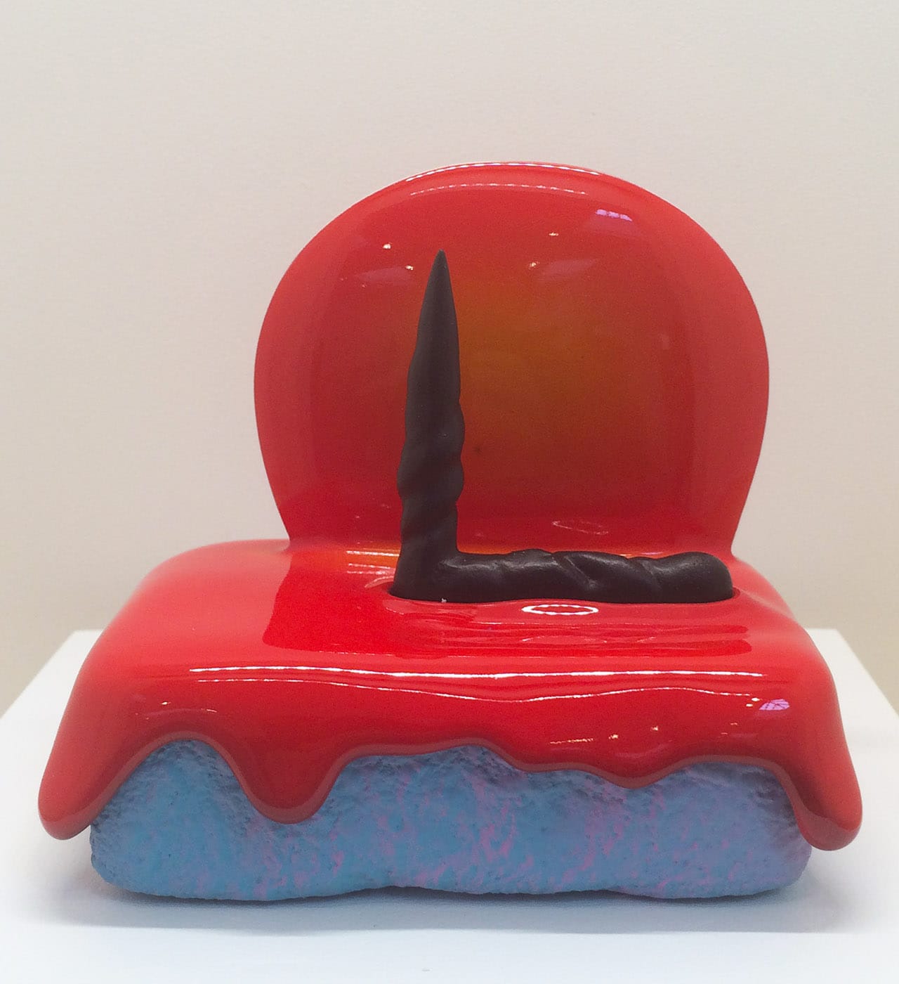 Ron Nagle, "Handsome Drifter" (2015) (photo by Benjamin Sutton/Hyperallergic)