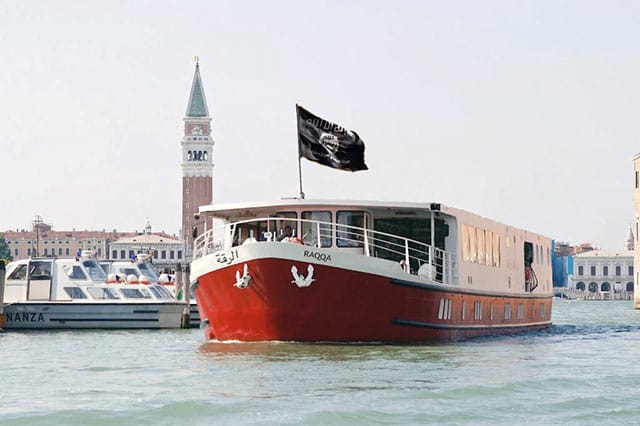 isis-barge-venice-640