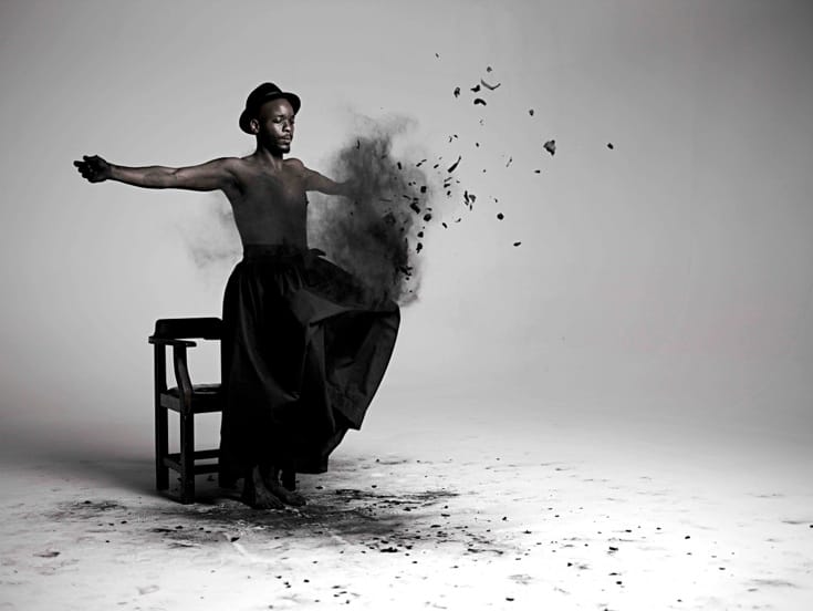 Still from Mohau Modisakeng, "Inzilo" (2013) (courtesy MoCADA)