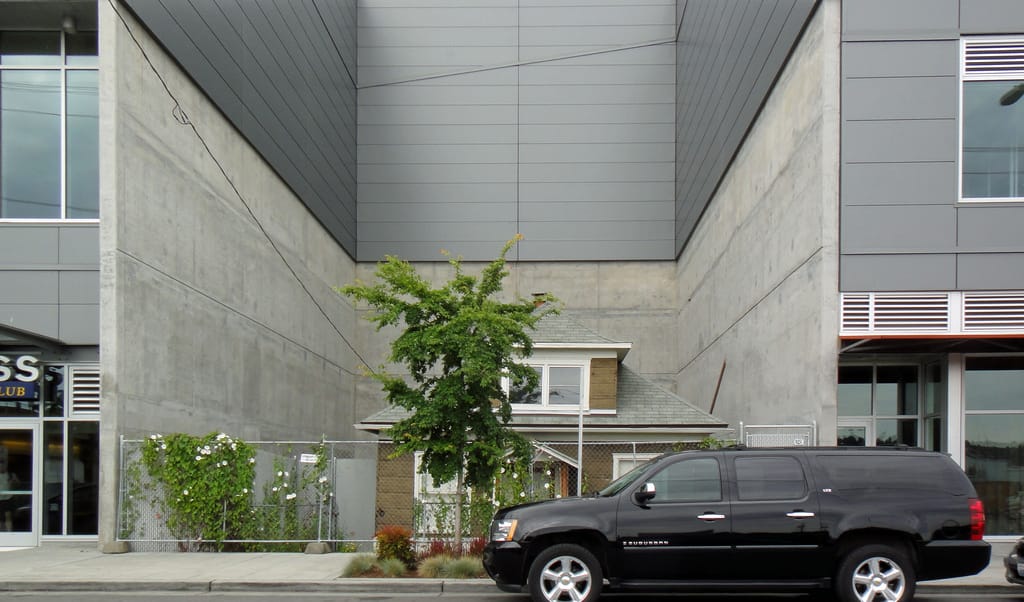 Edith Macefield's house in Seattle in 2012 (photo by Payton Chung/Flickr)