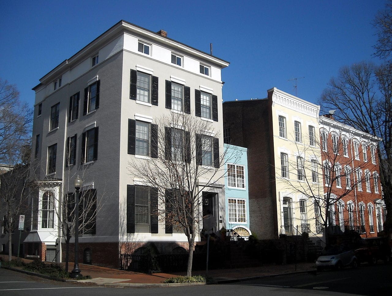 A "spite house" that's 11 feet wide, built in 1926, in Georgetown, Washington, DC (photo by AgnosticPreachersKid/Wikimedia)