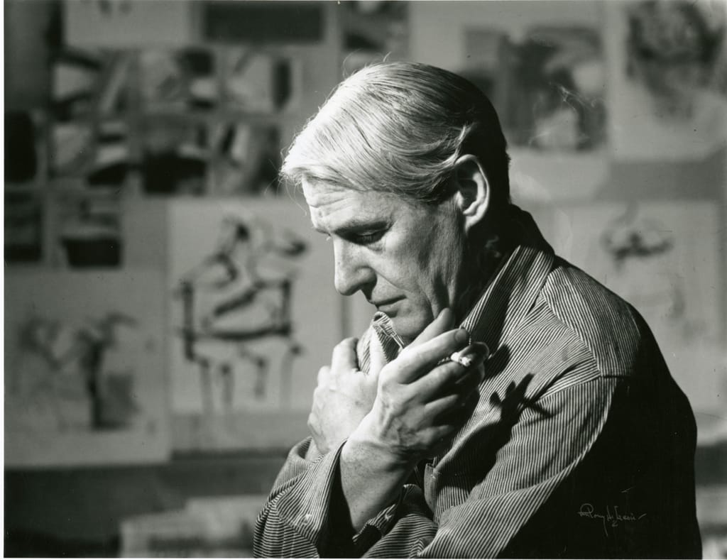 Willem de Kooning in his studio in 1961 (Smithsonian Institution Archives, via Wikimedia Commons)
