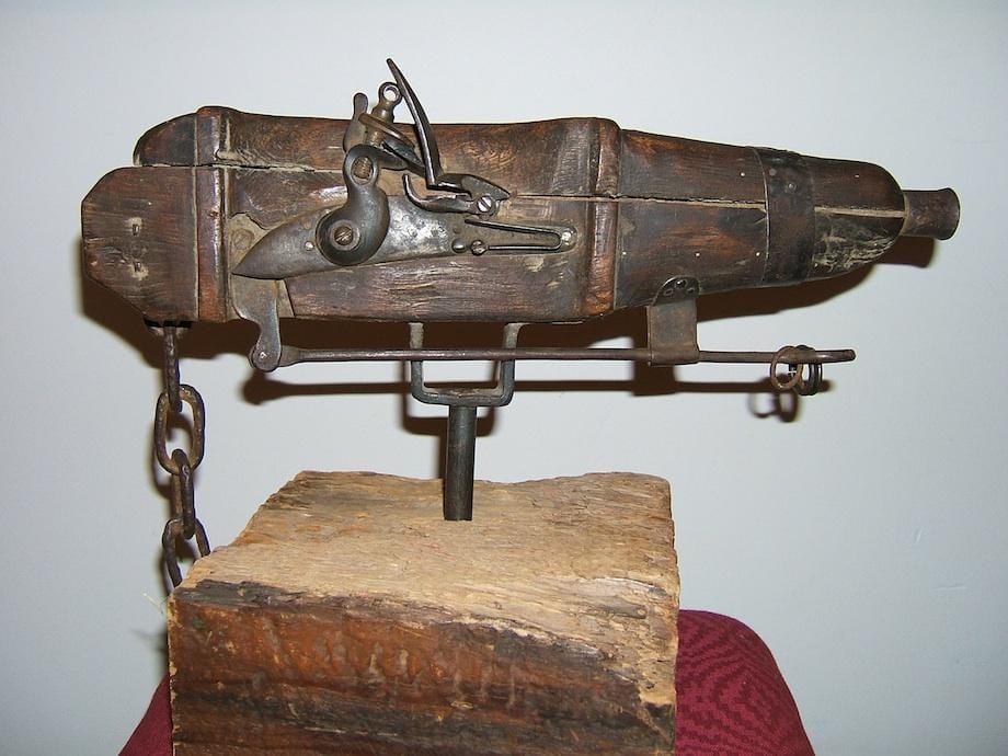 The "cemetery gun" (courtesy Museum of Mourning Art, Arlington Cemetery)