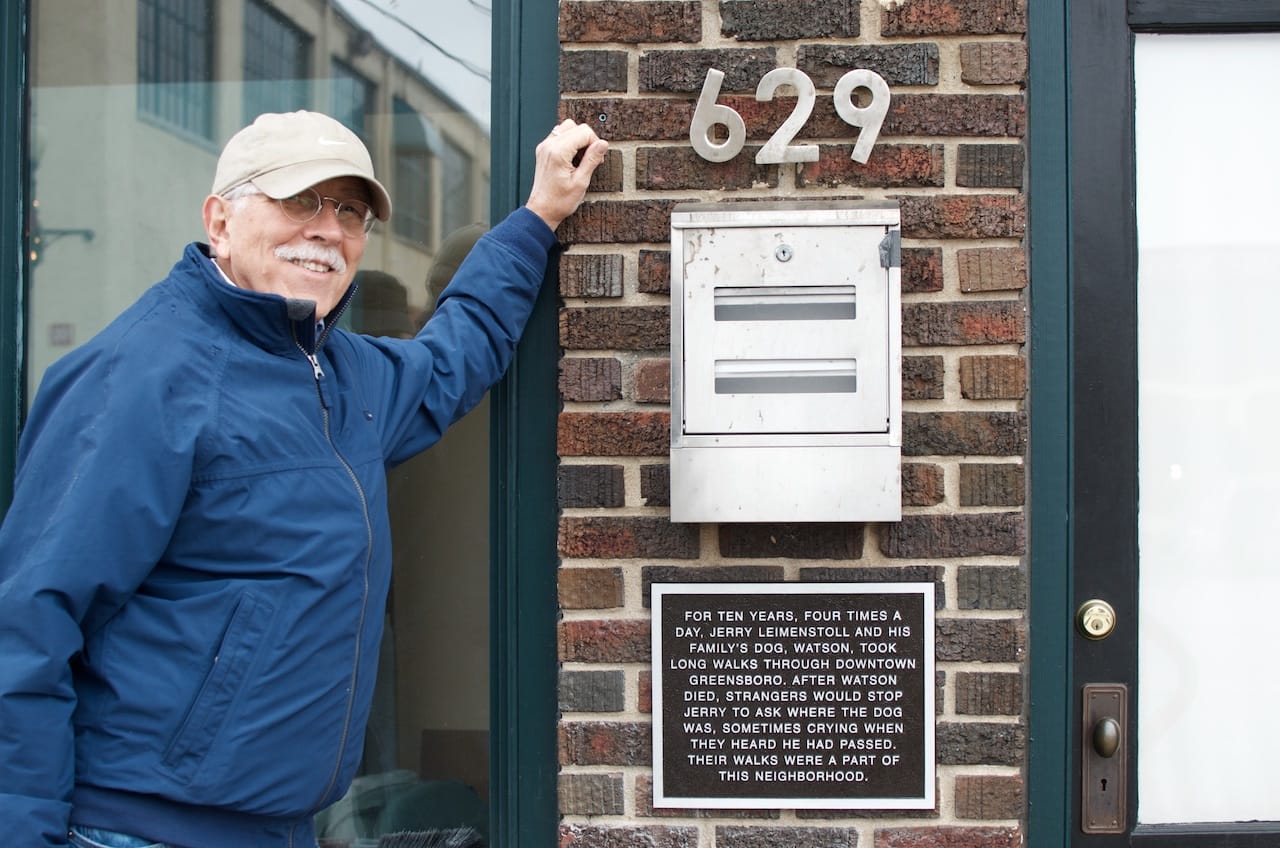 Jerry Leimenstoll with his plaque on South Elm Street in Greensboro (all photos by the author for Hyperallergic)