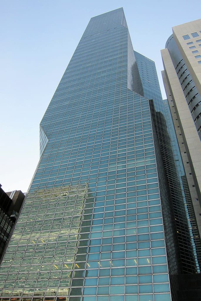 The exterior of the UN Plaza Hotel, now ONE UN New York Hotel (photo by Bosc d'Anjou/Flickr)