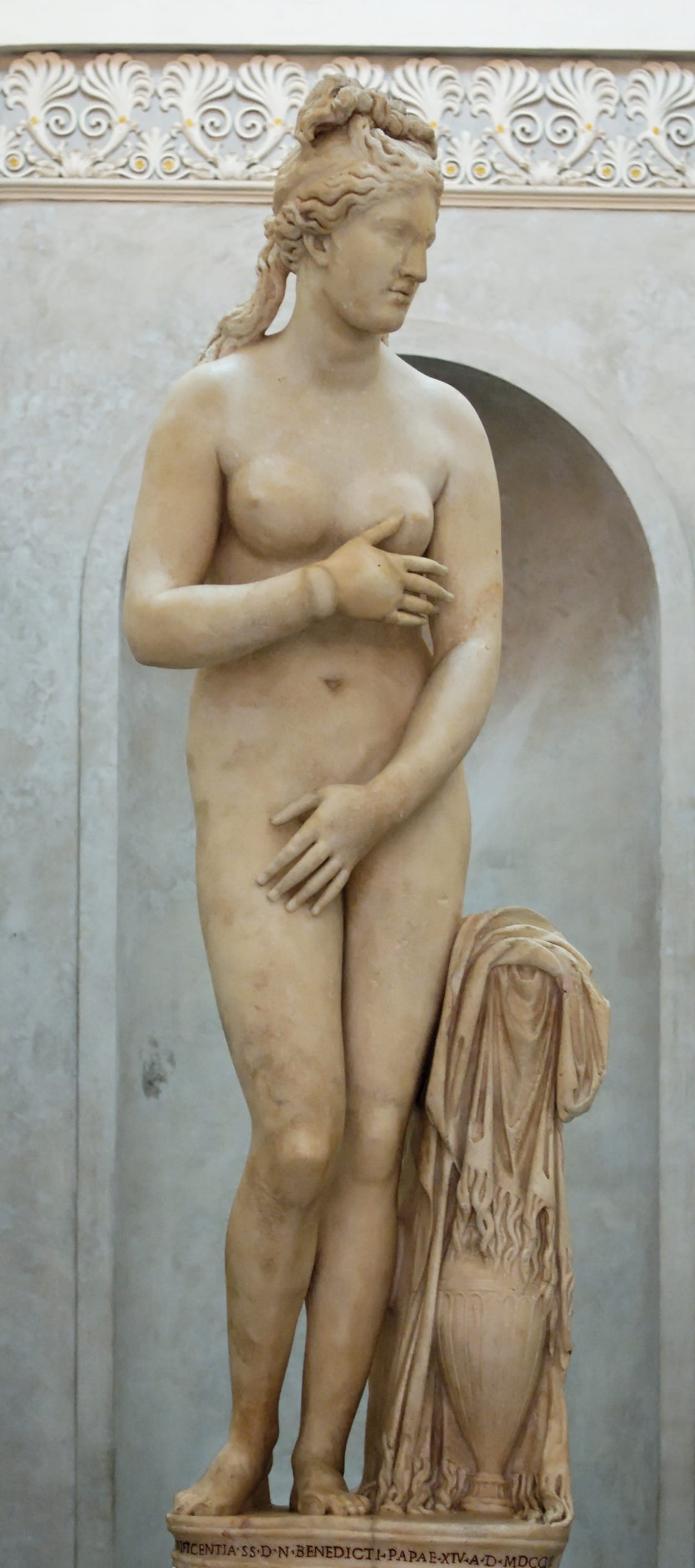 The Capitoline Venus (image via Wikipedia) (click to enlarge)