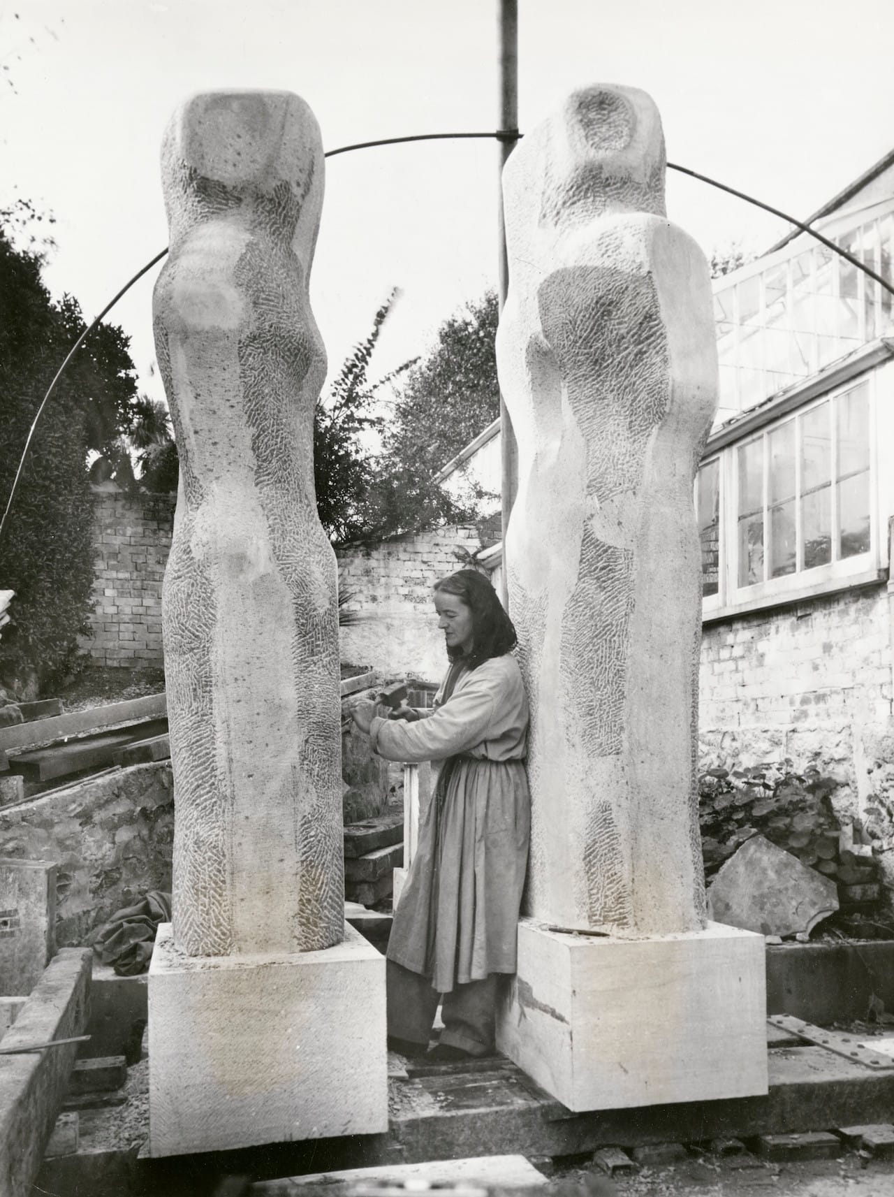 Barbara Hepworth, Contrapuntal Forms, 1951, Glebelands housing area, Harlow