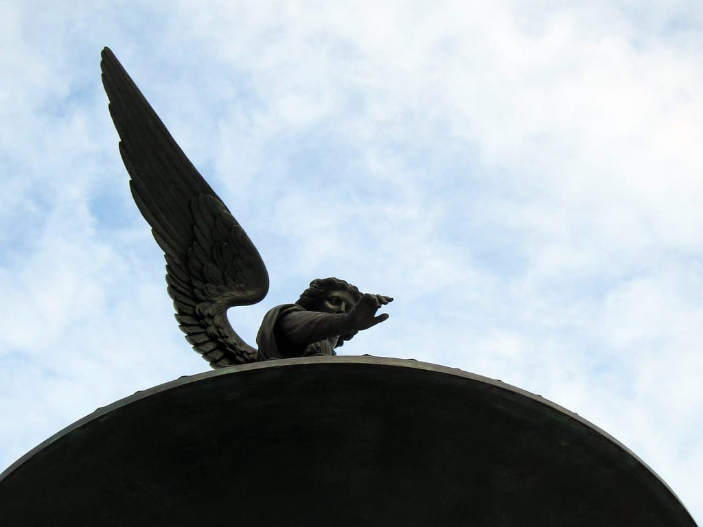 "Angel of the Waters" by Emma Stebbins at Bethesda Fountain in Central Park (photo by the author for Hyperallergic)