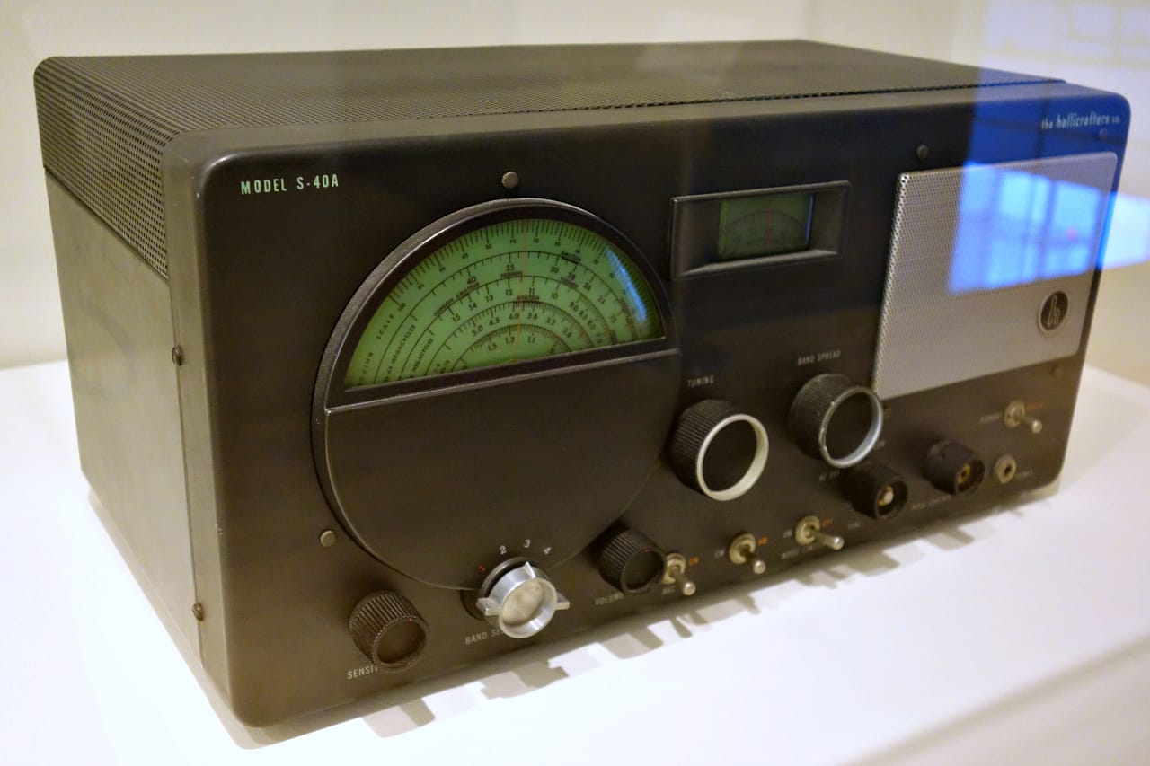 Raymond Loewy Associates, "Communications Receiver (model S-40A)" (1947), created with the Hallicrafters Company Design and Research Team