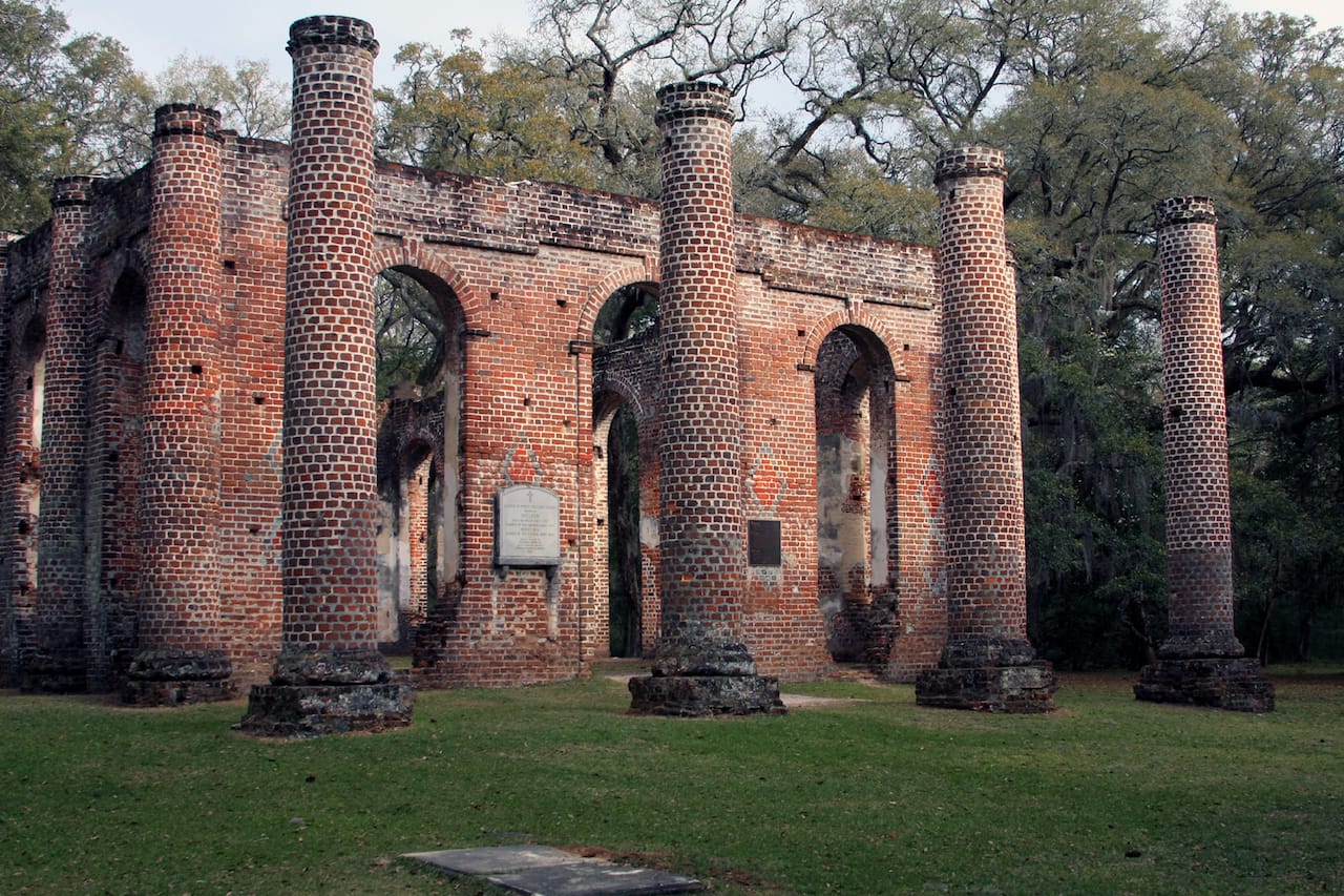 Sheldon Church Ruins in Beaufort County, South Carolina (photo by Susan Lloyd/Flickr)