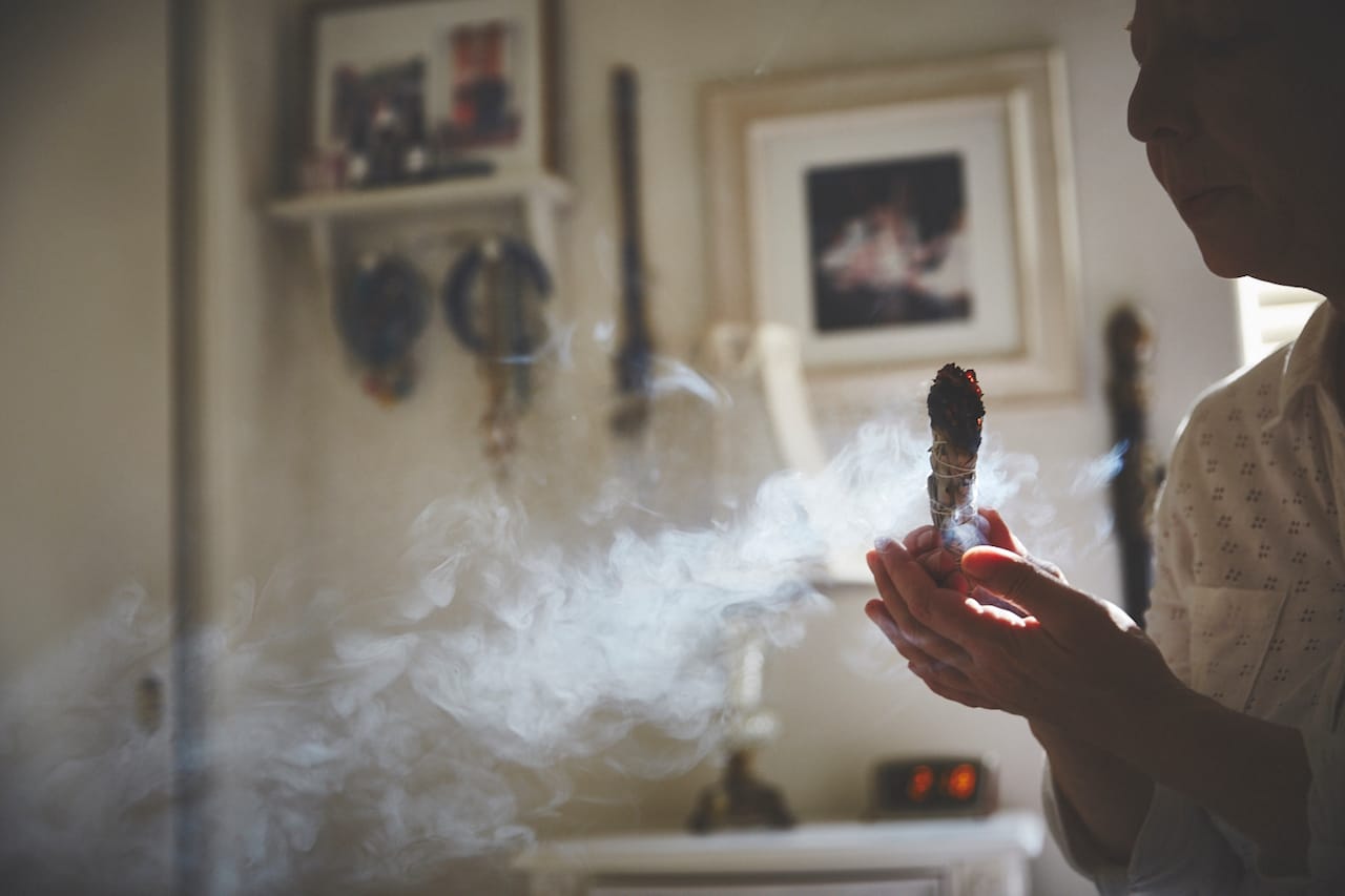 1066_SISTERS_OF_THE_VALLEY_A-1426